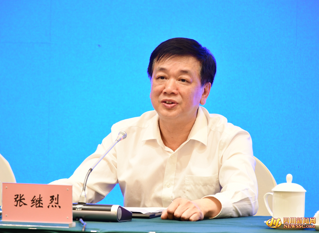 尊龙凯时电气集团副总经理、党组成员张继烈_副本.jpg